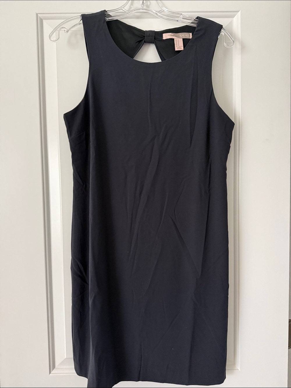 Forever 21 Sleeveless Navy Shift Dress with Keyhole Back